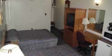 Standard Double Room at the Hilltop Motor Inn in Elk Point, Alberta near St. Paul, Vermillion, Bonneyville and Cold Lake.