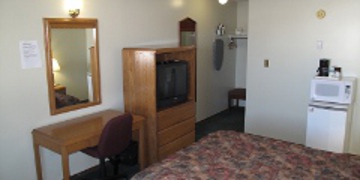 Executive Suite at the Hilltop Motor Inn in Elk Point, Alberta near St. Paul, Vermillion, Bonneyville and Cold Lake.